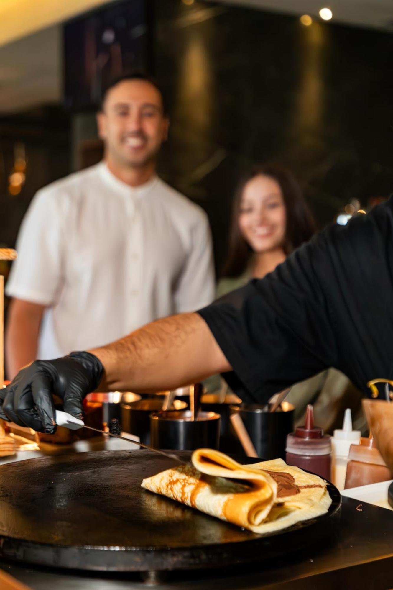 Hotel Hyatt Regency Andares Guadalajara Zapopan Exteriér fotografie A sushi chef at work